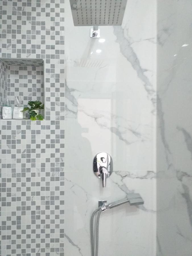 Manichiello Hotel Наполи Екстериор снимка